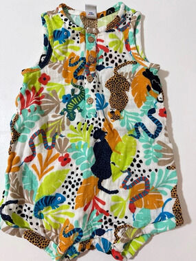 Old Navy Animal Print Romper in White & Green Baby 12-18M